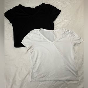 TWO PIECE BLACK AND WHITE Olivia Rae V-Neck Crop Top Size Small